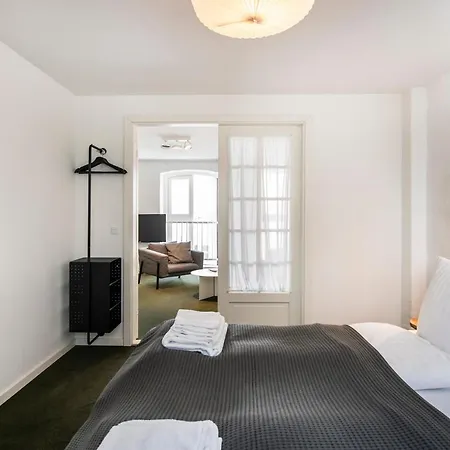 The Churchill By Daniel&jacob's Apartman