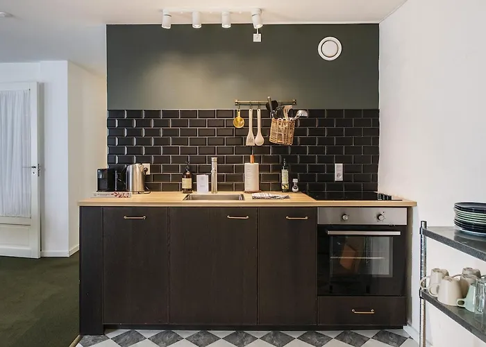 Churchill 2br By Daniel&jacob's