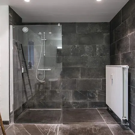 Churchill 2br By Daniel&jacob's