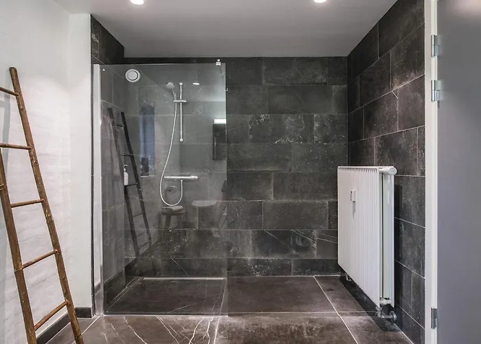 Churchill 2br By Daniel&jacob's